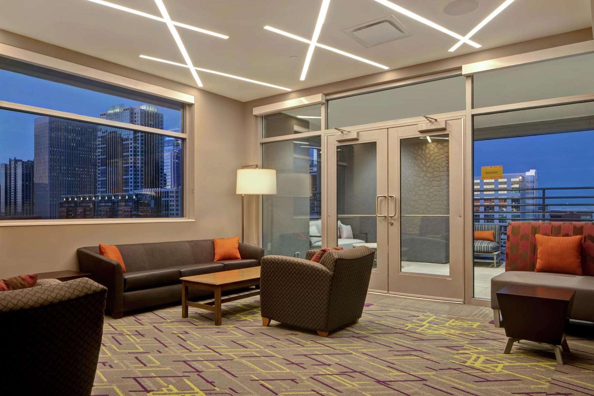 Home2 Suites By Hilton Charlotte Uptown Екстер'єр фото