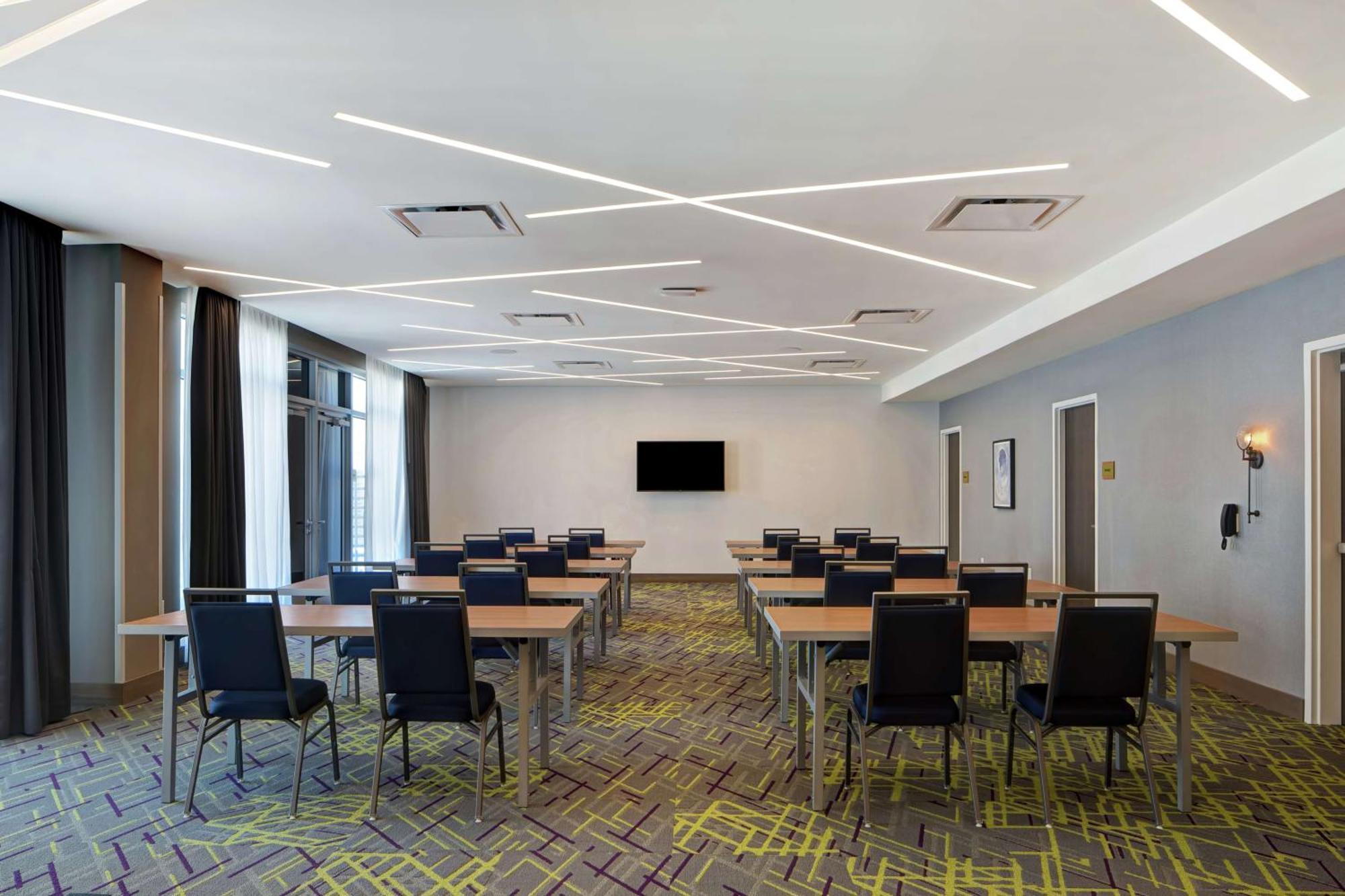 Home2 Suites By Hilton Charlotte Uptown Екстер'єр фото