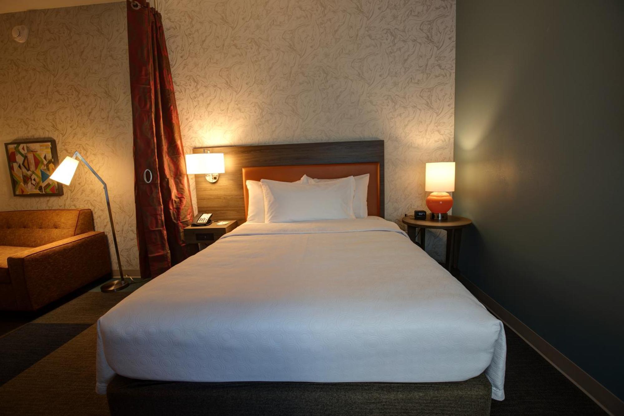 Home2 Suites By Hilton Charlotte Uptown Екстер'єр фото