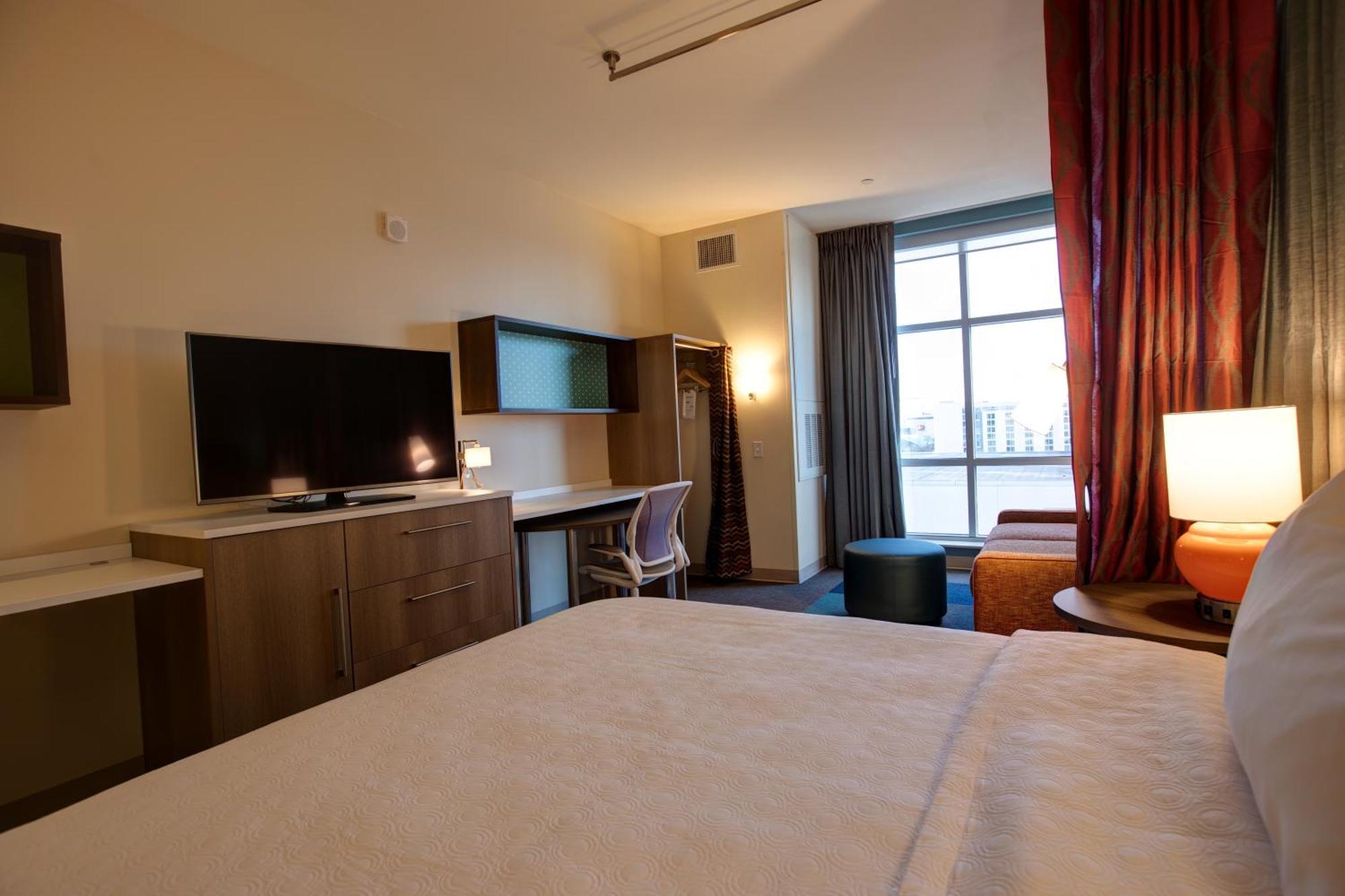 Home2 Suites By Hilton Charlotte Uptown Екстер'єр фото